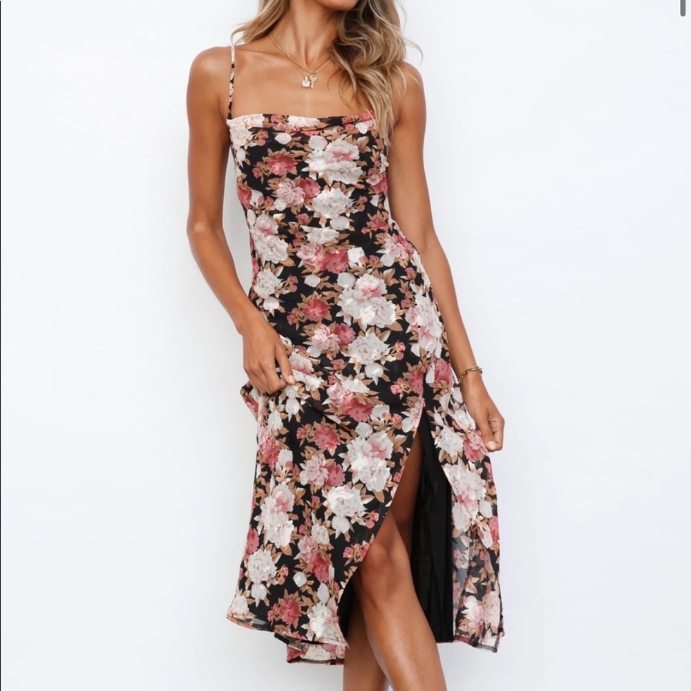 WEEKEND FEELS MIDI DRESS BLACK